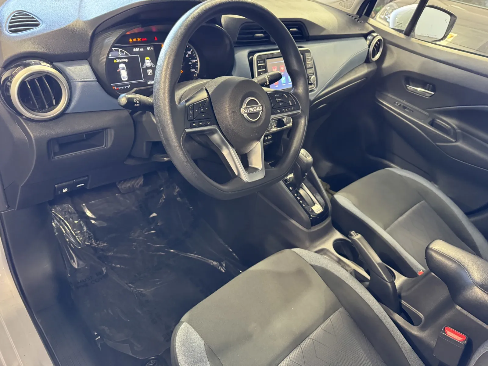 Nissan Versa photo 10