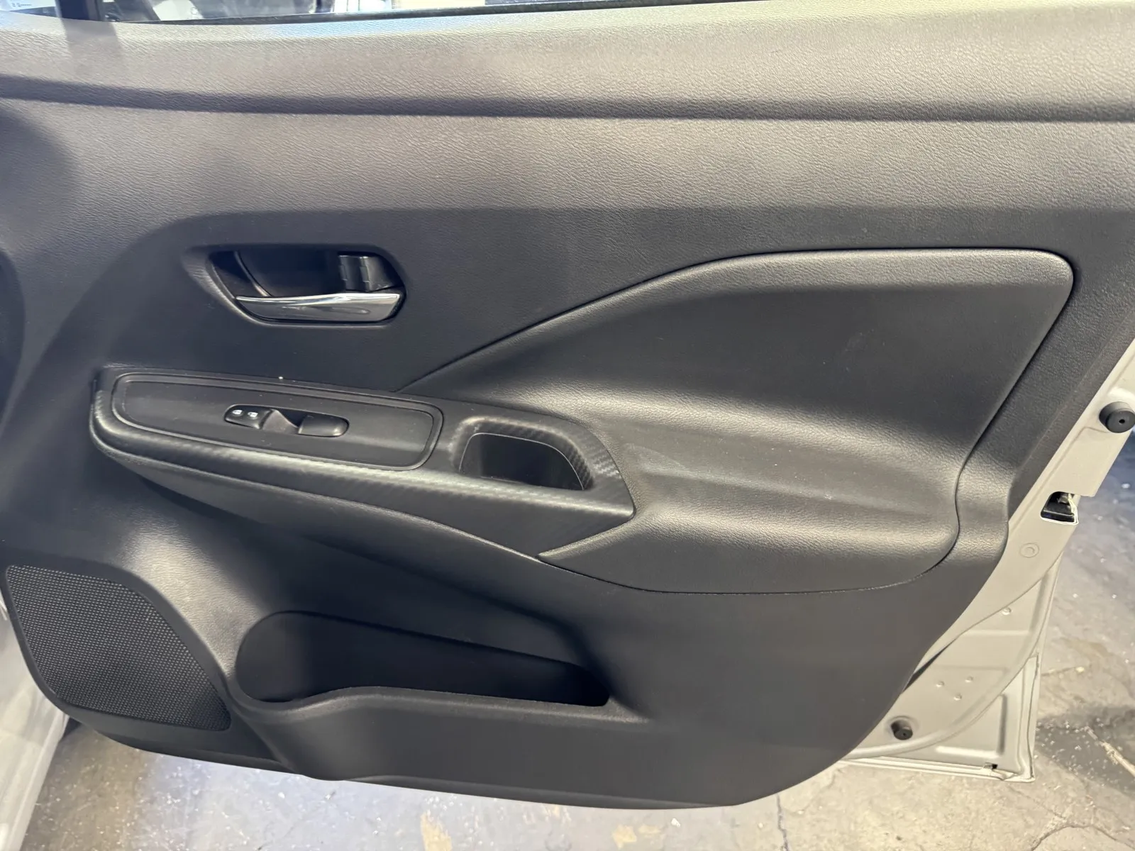Nissan Versa photo 6
