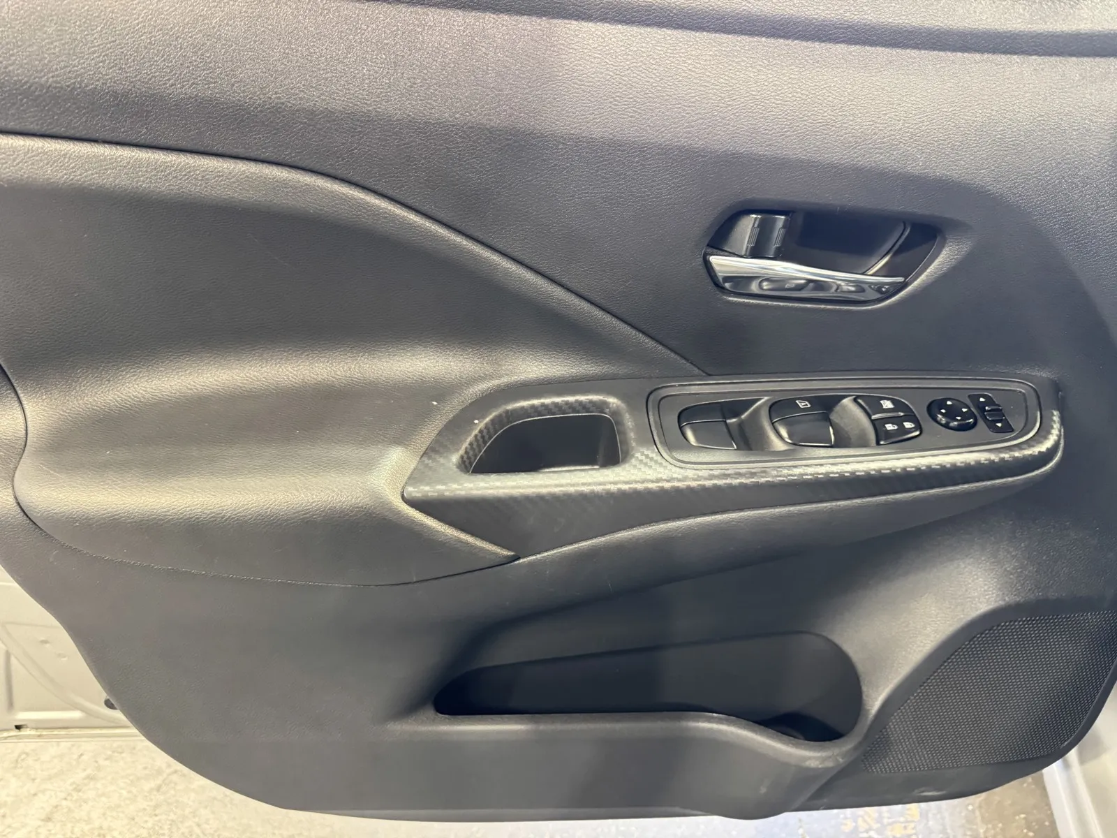 Nissan Versa photo 12