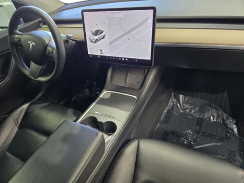 More photos of 2021 Tesla Model Y Long Range at Premium Autos - Norco, CA