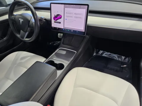 More photos of 2021 Tesla Model 3 Standard Range Plus at Premium Autos - Norco, CA