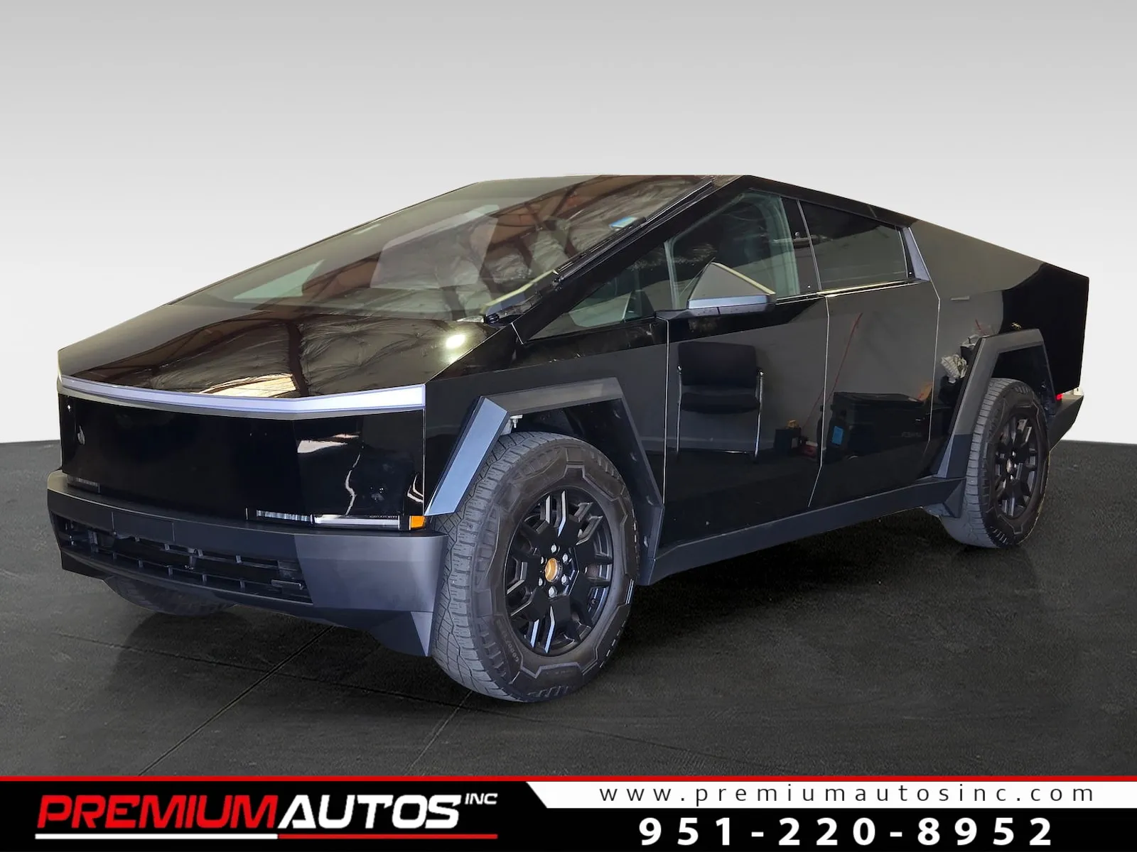 2024 Tesla Cybertruck All-Wheel Drive's photo