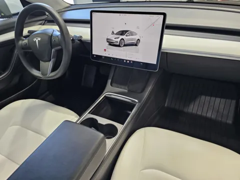 More photos of 2022 Tesla Model 3 at Premium Autos - Norco, CA
