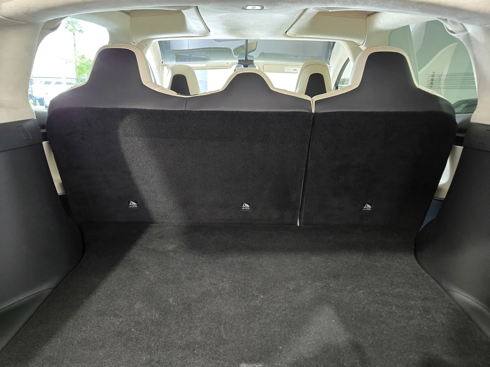 Tesla Model X photo 9