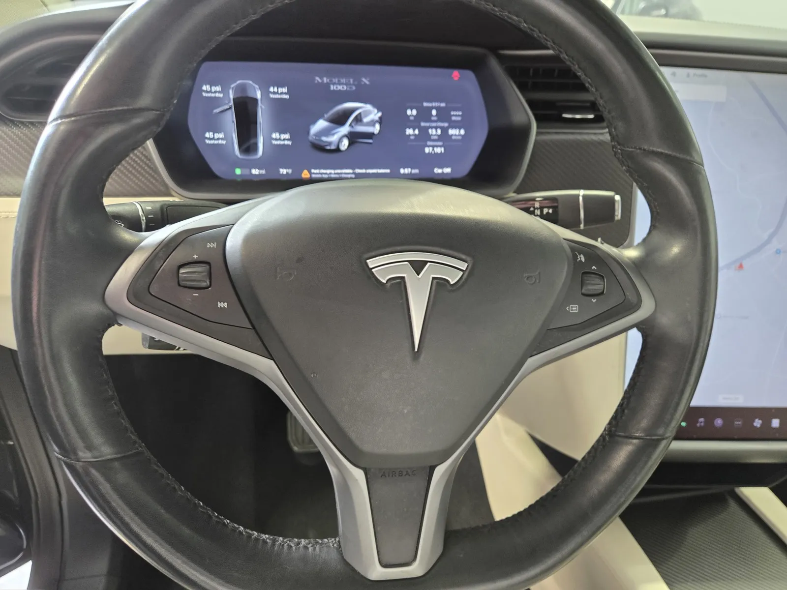 Tesla Model X photo 13