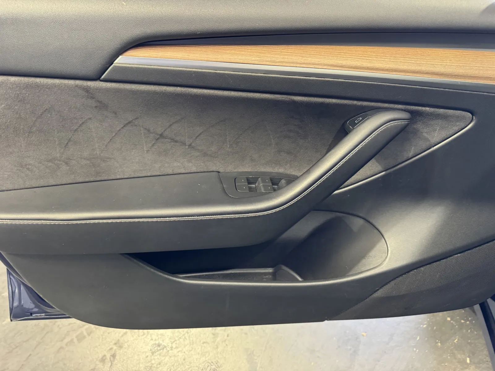 Tesla Model 3 photo 13