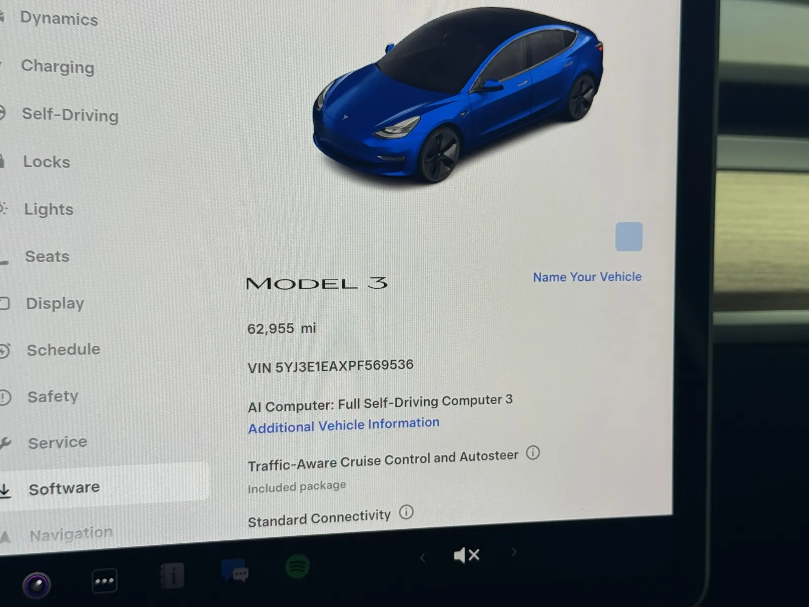 Tesla Model 3 photo 16