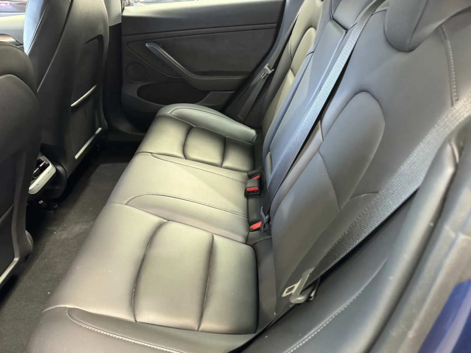 Tesla Model 3 photo 10