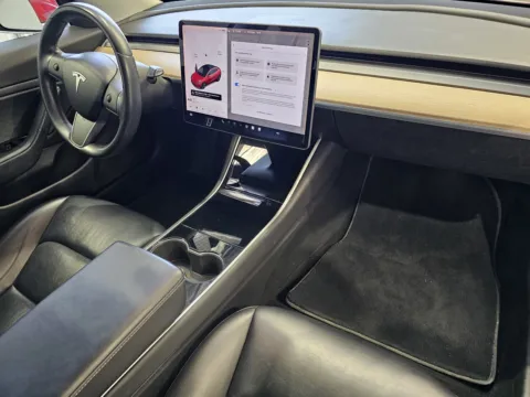 More photos of 2018 Tesla Model 3 LONG RANGE at Premium Autos - Norco, CA