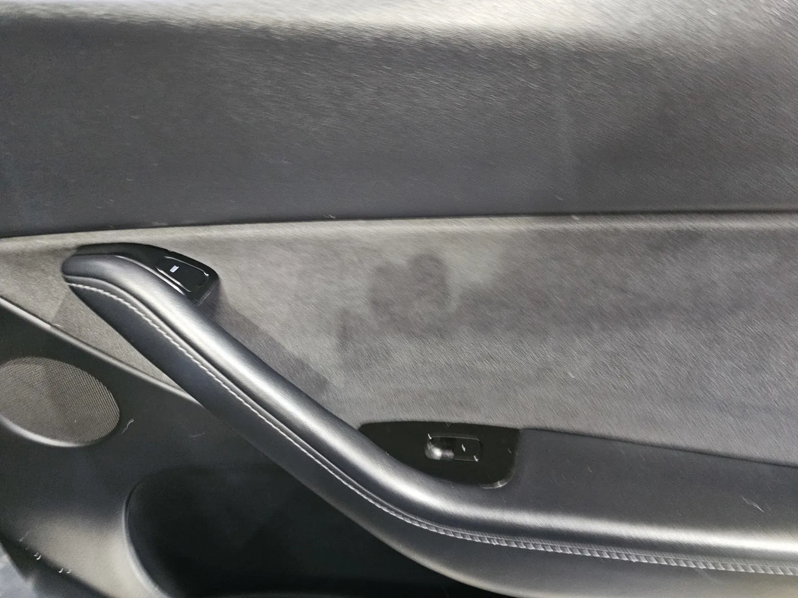 Tesla Model Y photo 8