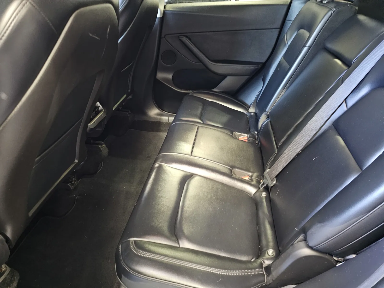 Tesla Model Y photo 12
