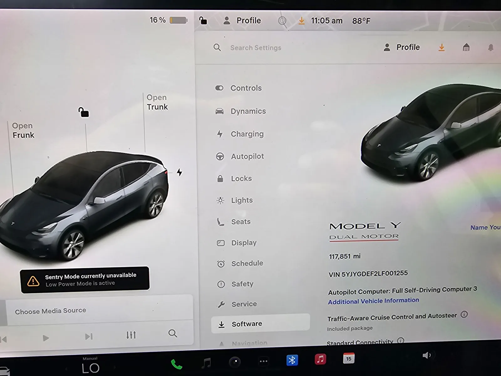 Tesla Model Y photo 17