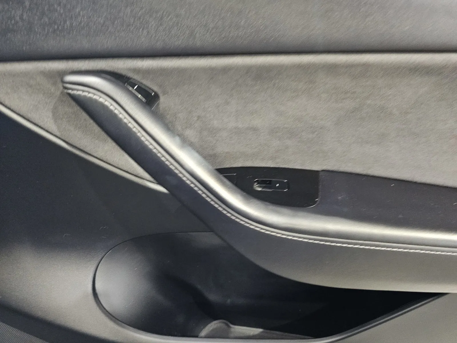 Tesla Model Y photo 6