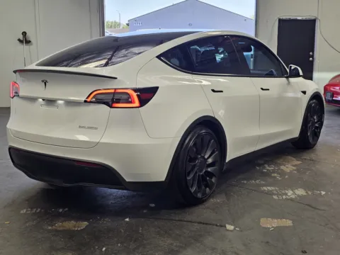 More photos of 2021 Tesla Model Y Performance at Premium Autos - Norco, CA