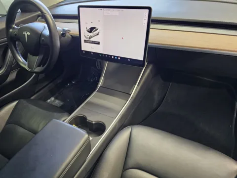 More photos of 2018 Tesla Model 3 LONG RANGE at Premium Autos - Norco, CA