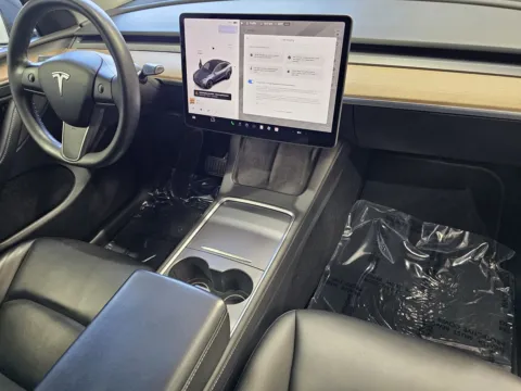 More photos of 2023 Tesla Model Y Base HW4 at Premium Autos - Norco, CA
