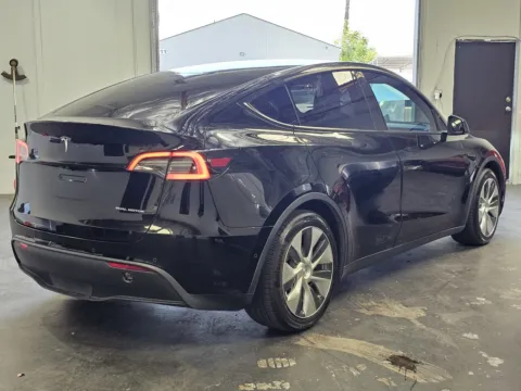 More photos of 2021 Tesla Model Y Long Range at Premium Autos - Norco, CA