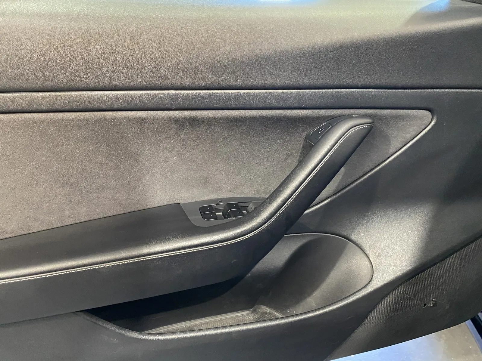 Tesla Model 3 photo 11