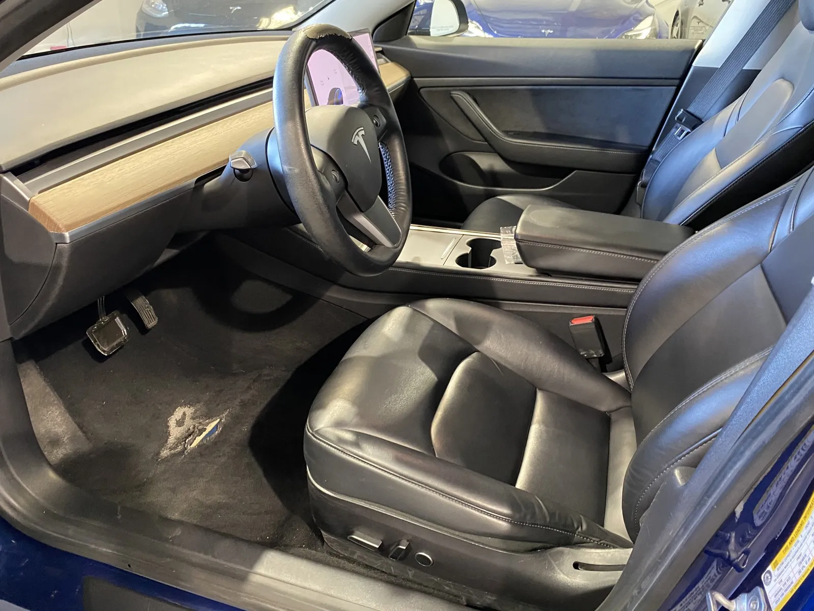 Tesla Model 3 photo 10