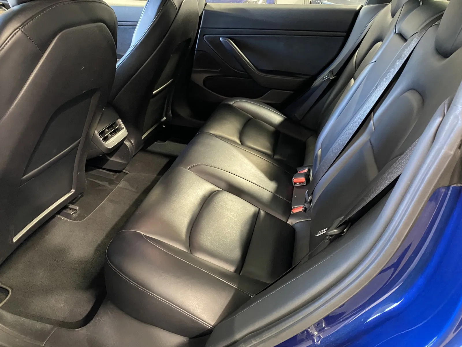Tesla Model 3 photo 9