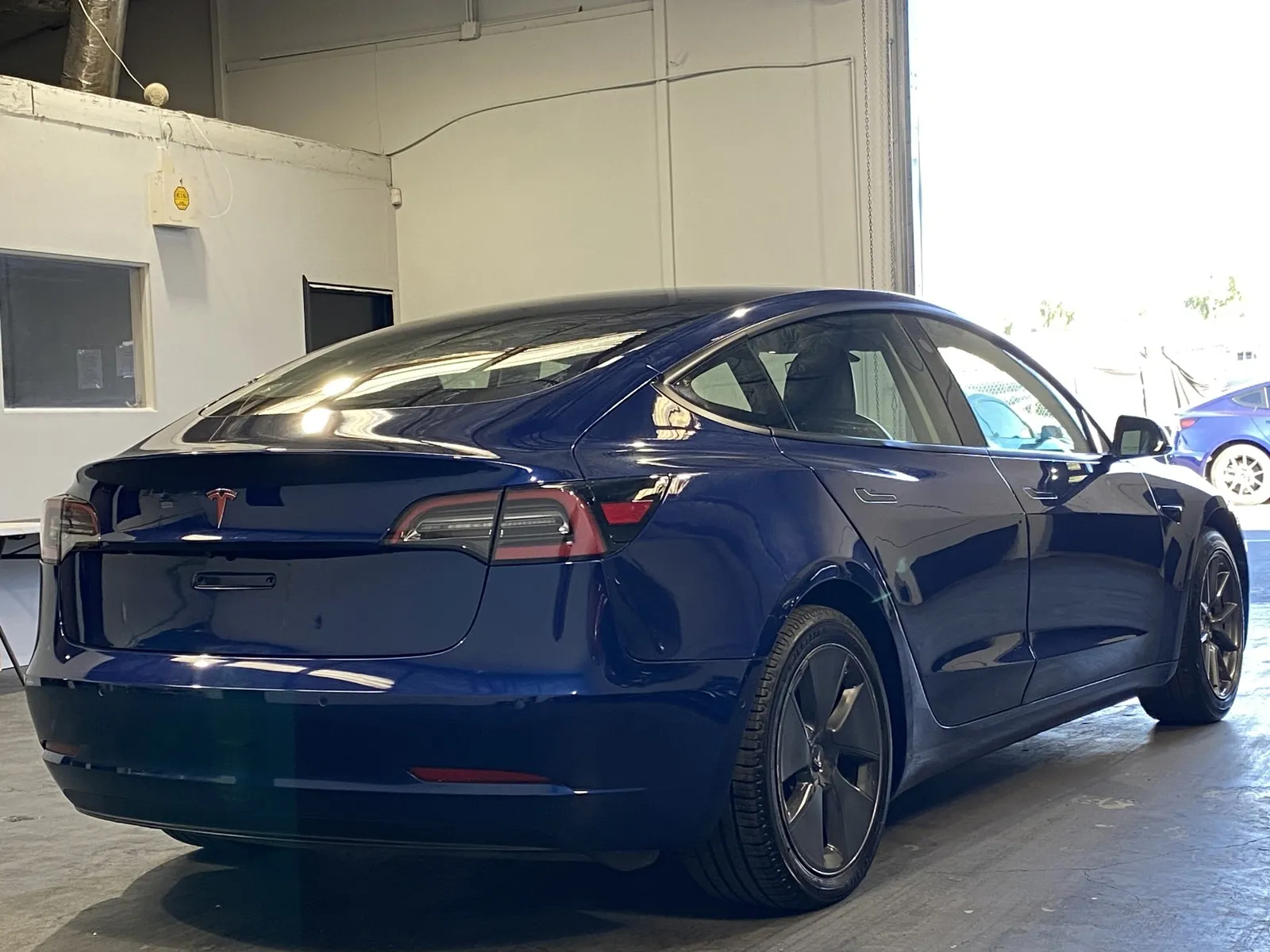 Tesla Model 3 photo 4