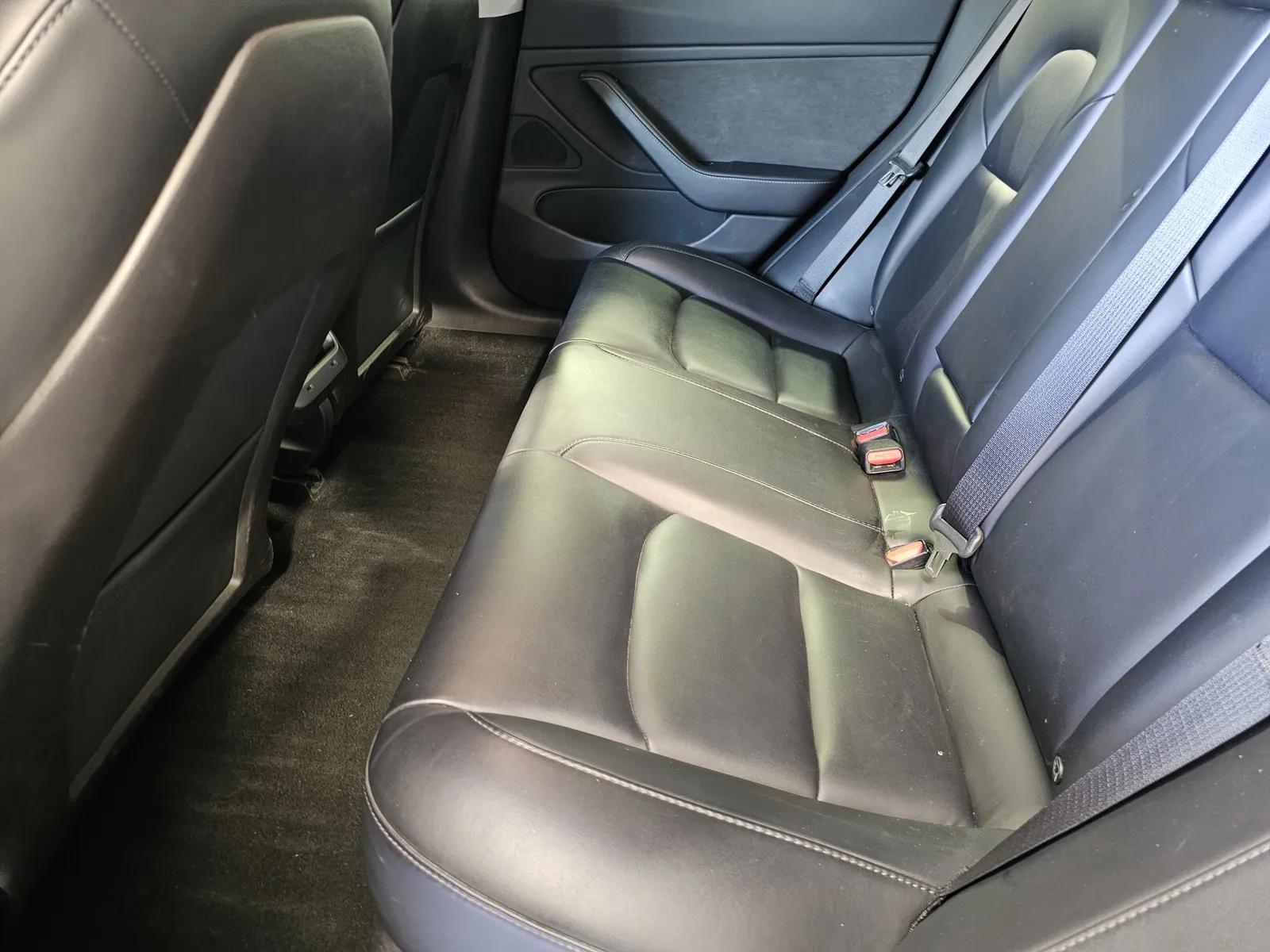 Tesla Model 3 photo 13
