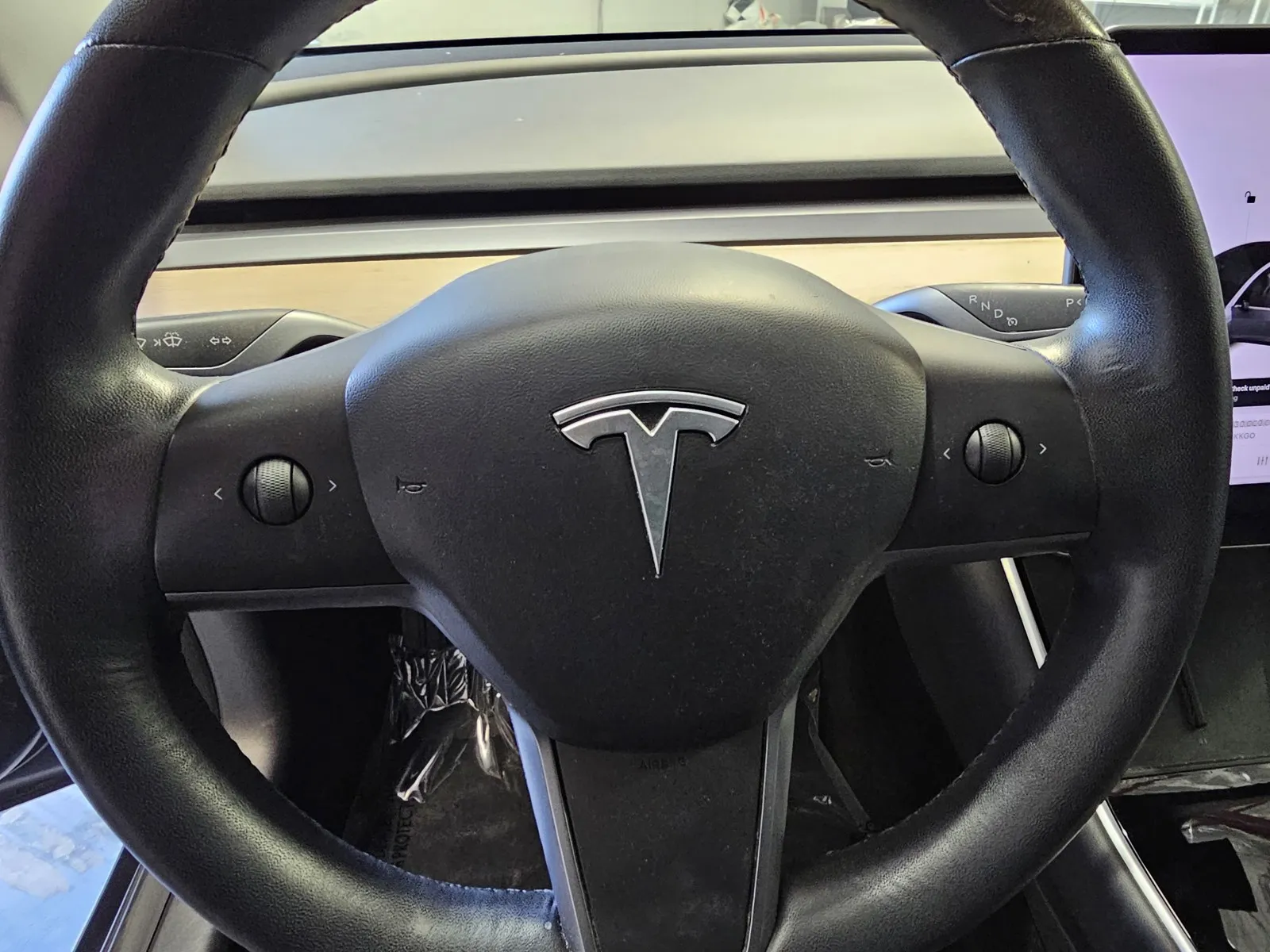 Tesla Model 3 photo 16
