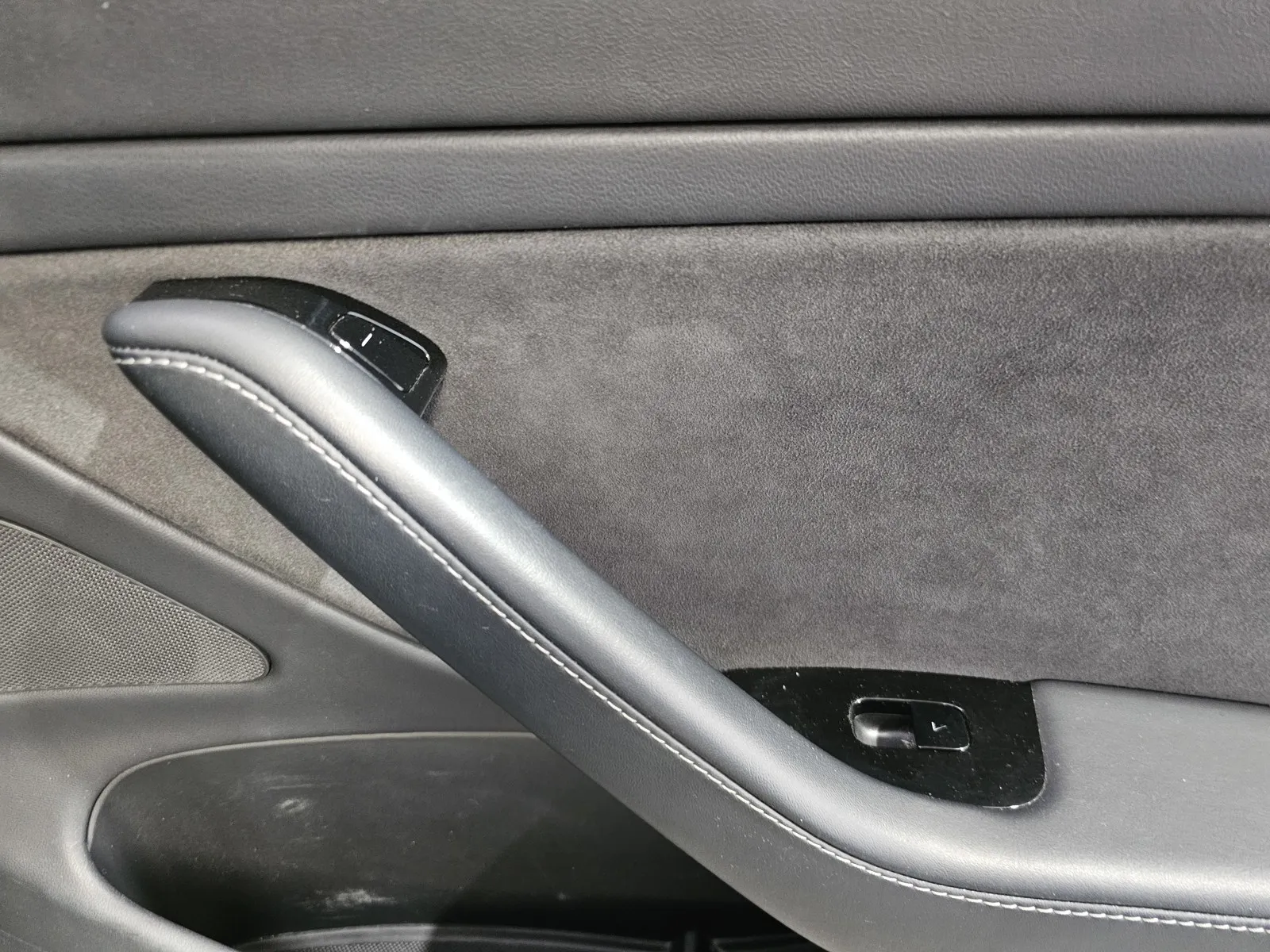 Tesla Model 3 photo 9