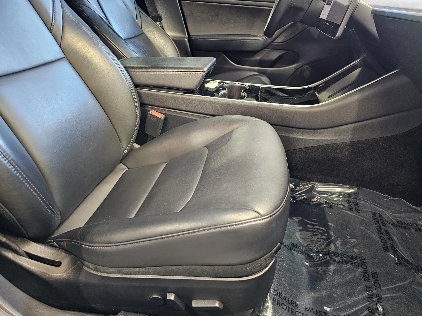 Tesla Model 3 photo 8