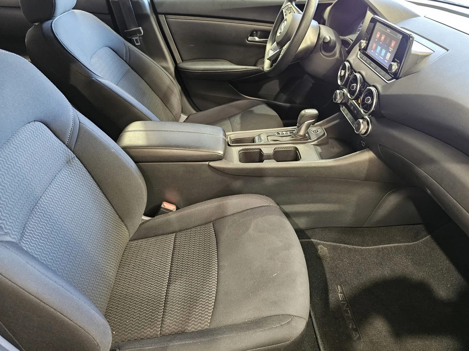 Nissan Sentra photo 7
