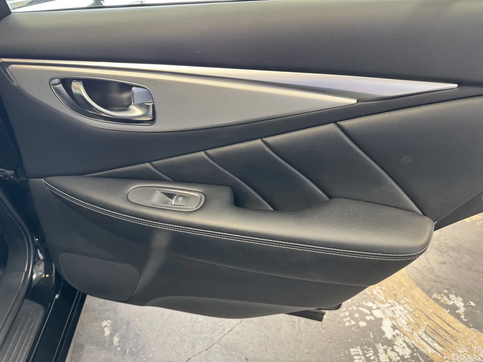 Infiniti Q50 photo 9