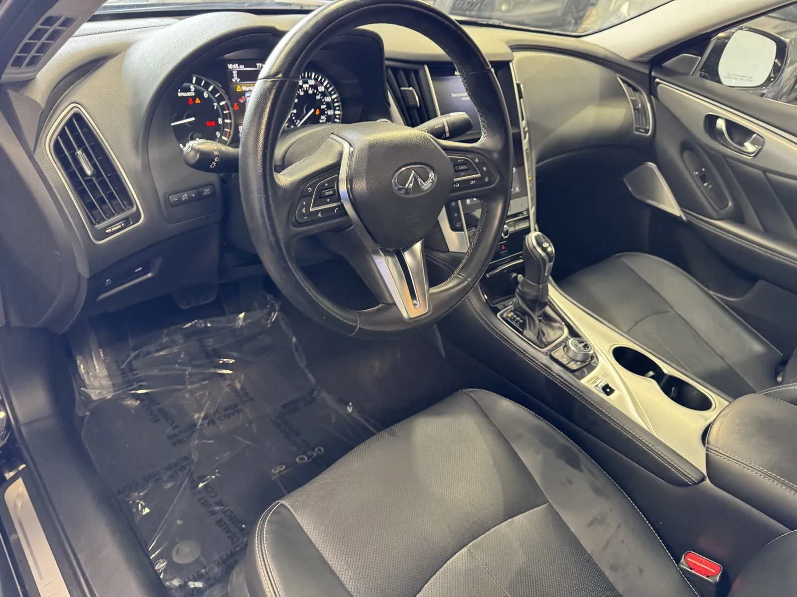 Infiniti Q50 photo 16