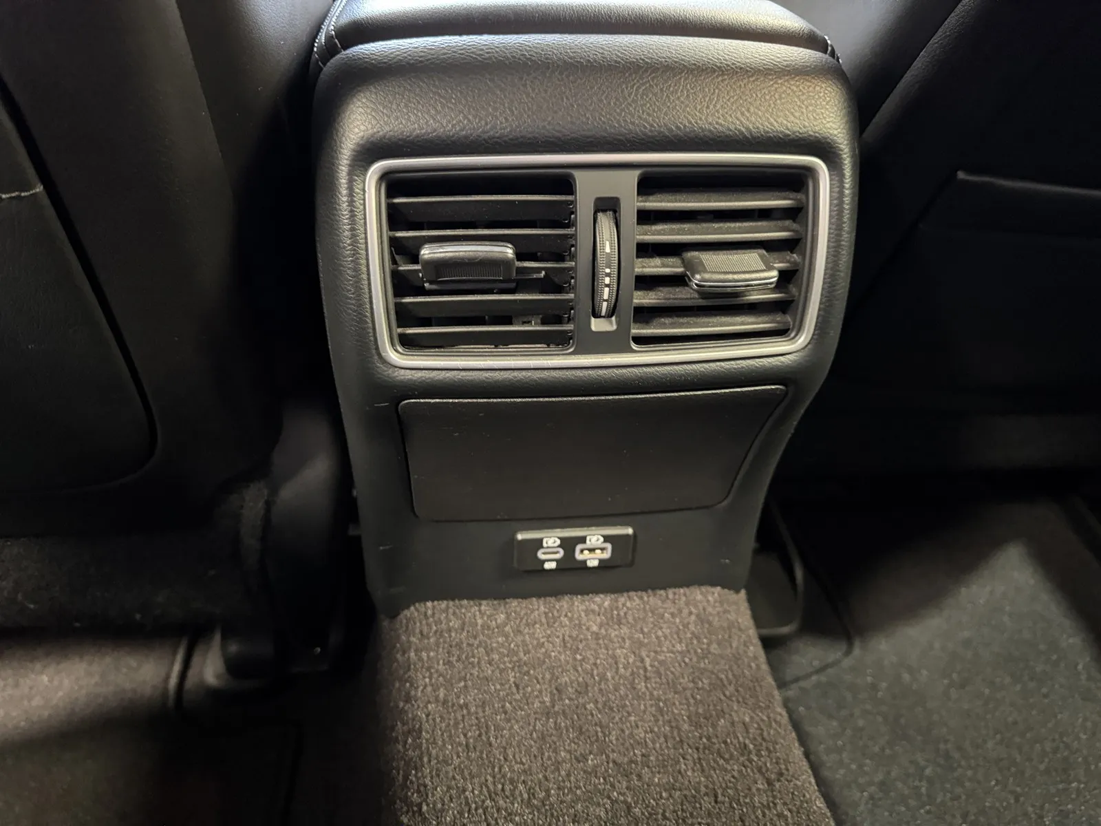 Infiniti Q50 photo 15
