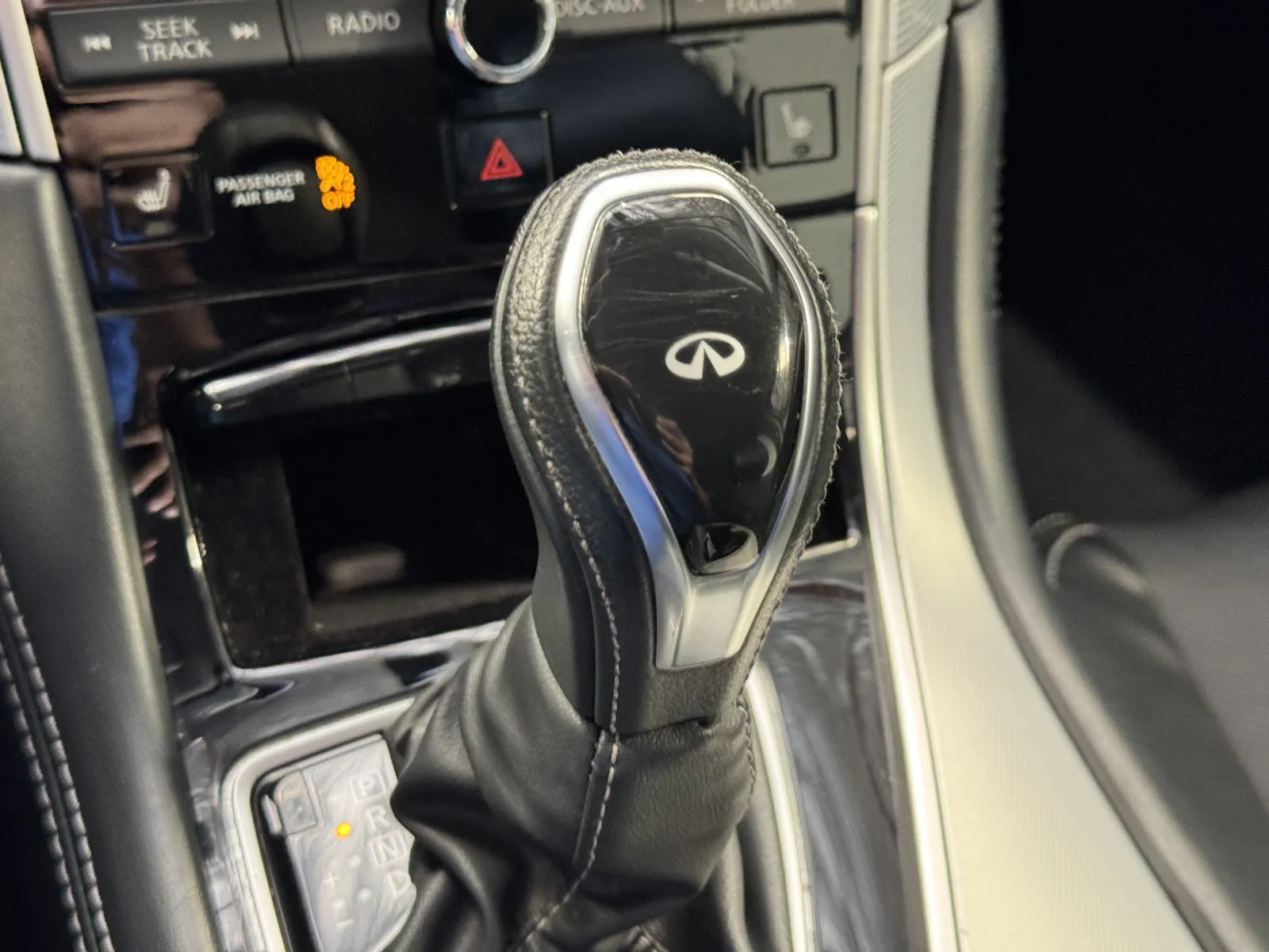 Infiniti Q50 photo 22