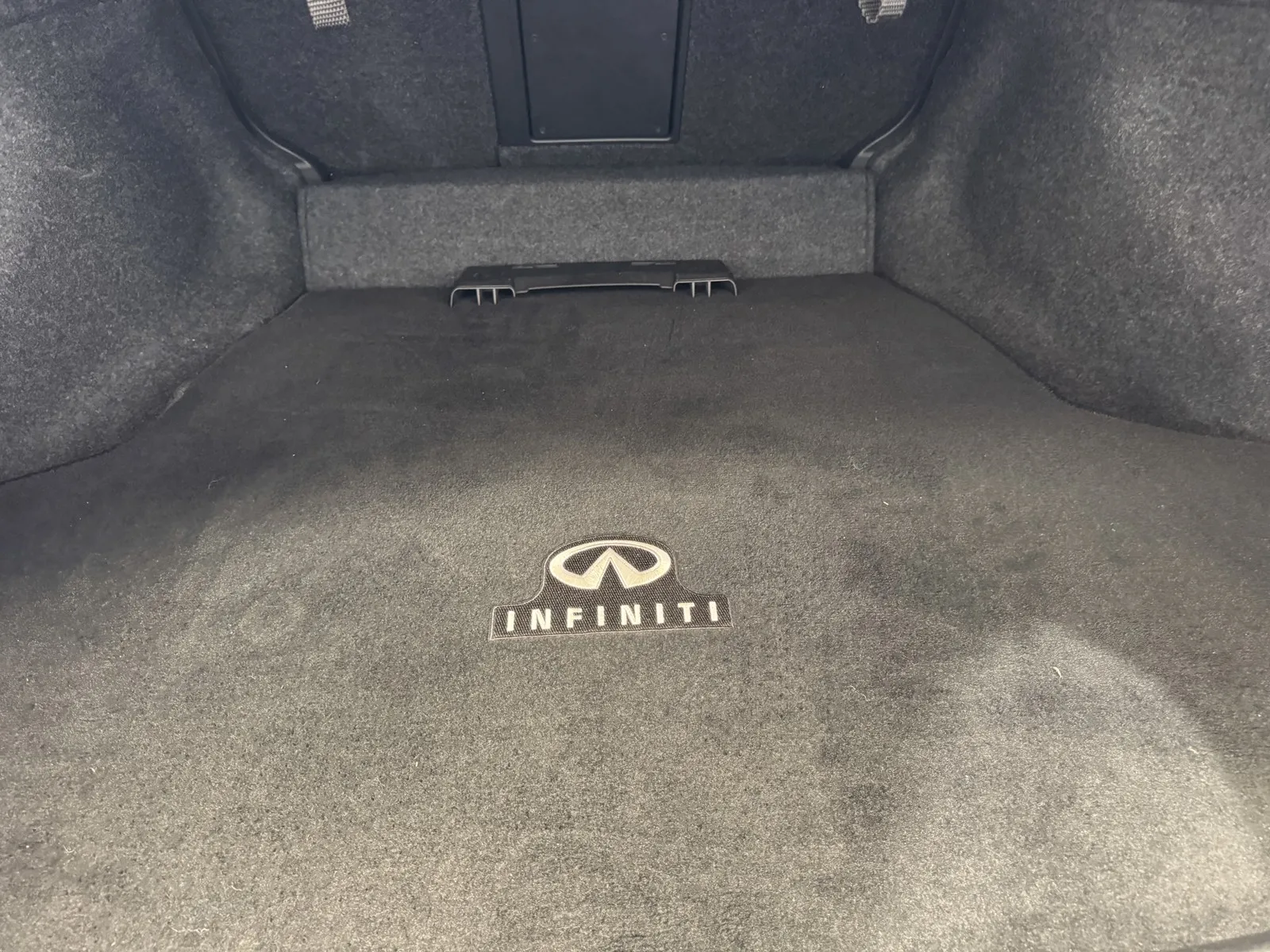 Infiniti Q50 photo 10