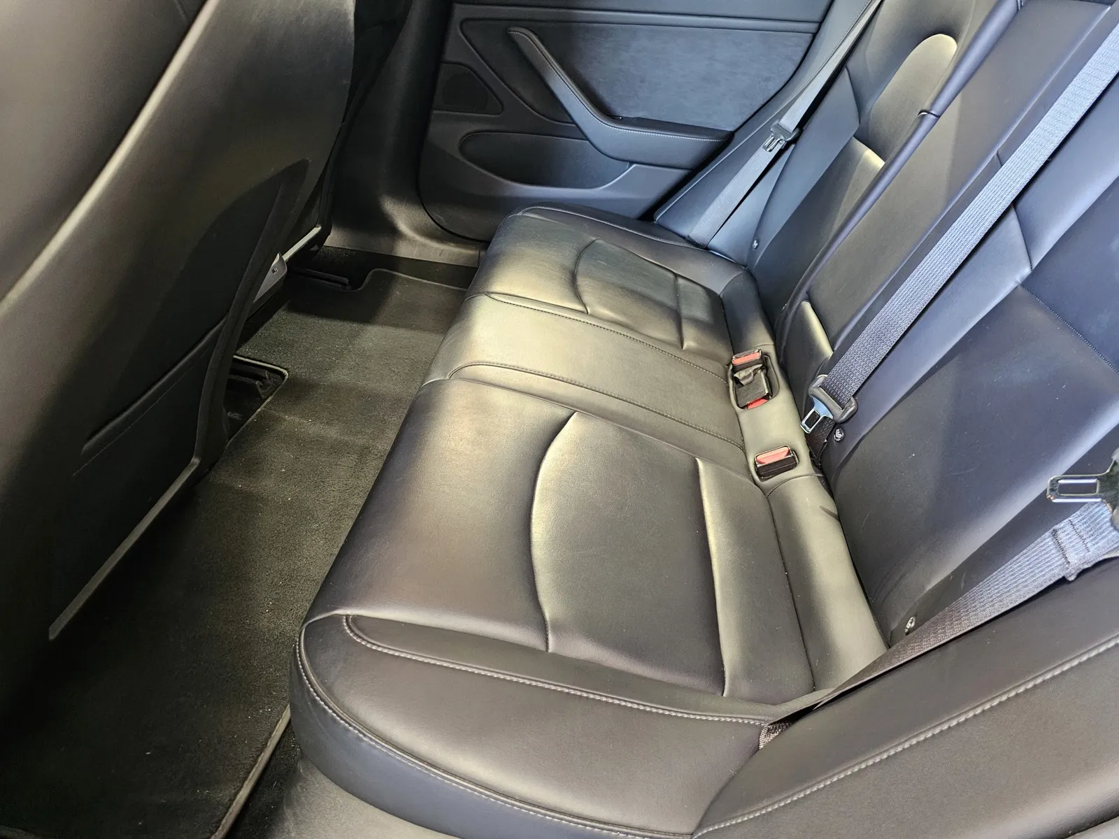 Tesla Model 3 photo 12