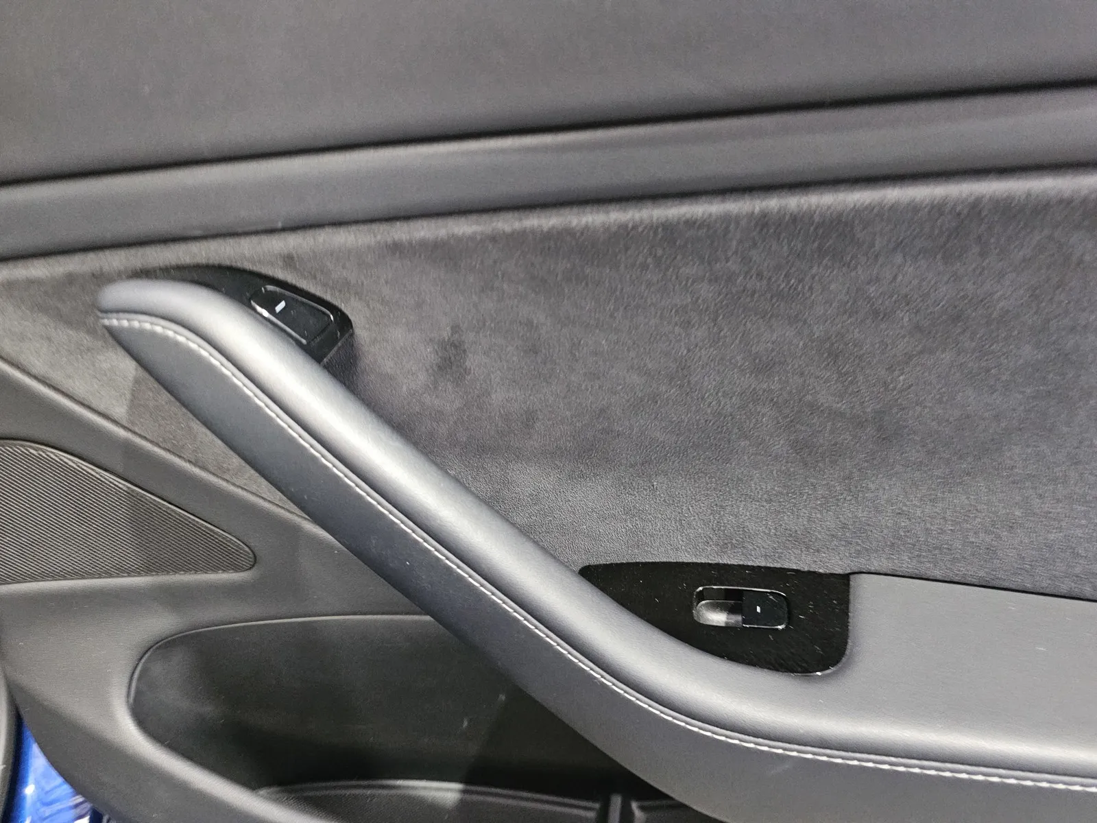 Tesla Model 3 photo 8