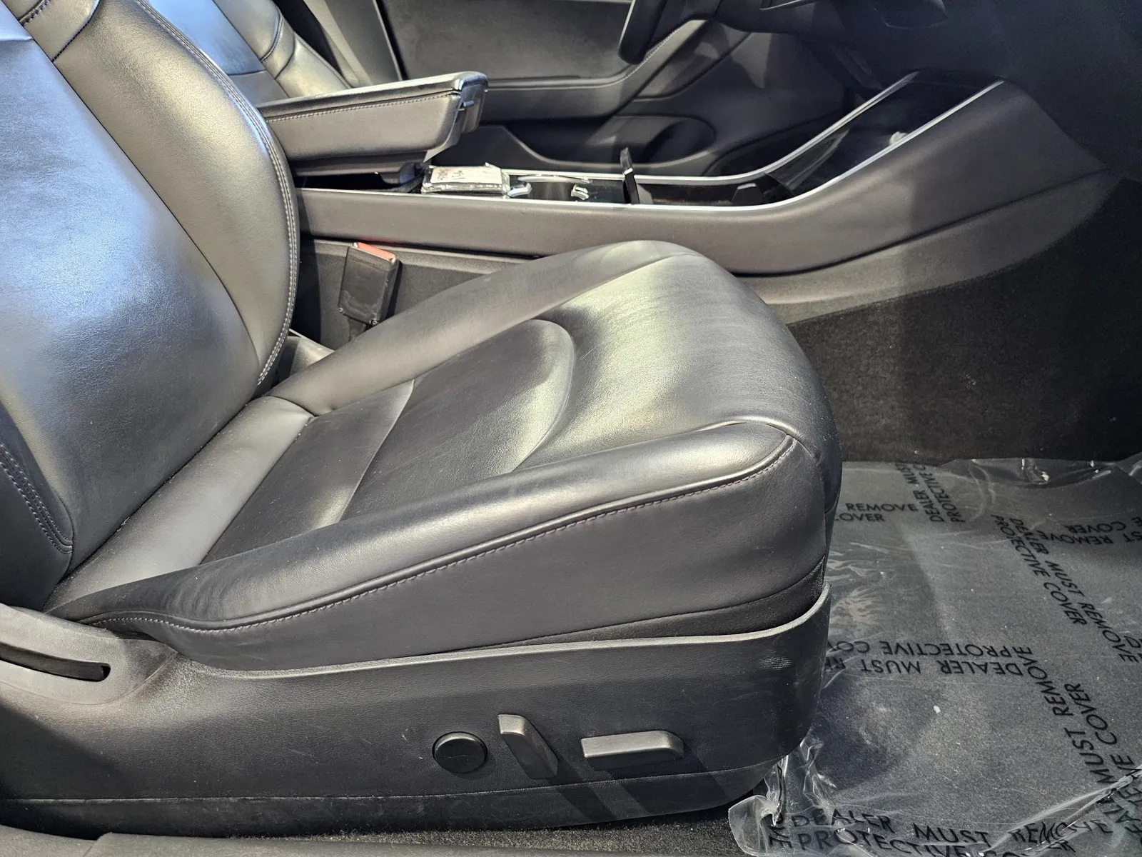 Tesla Model 3 photo 7