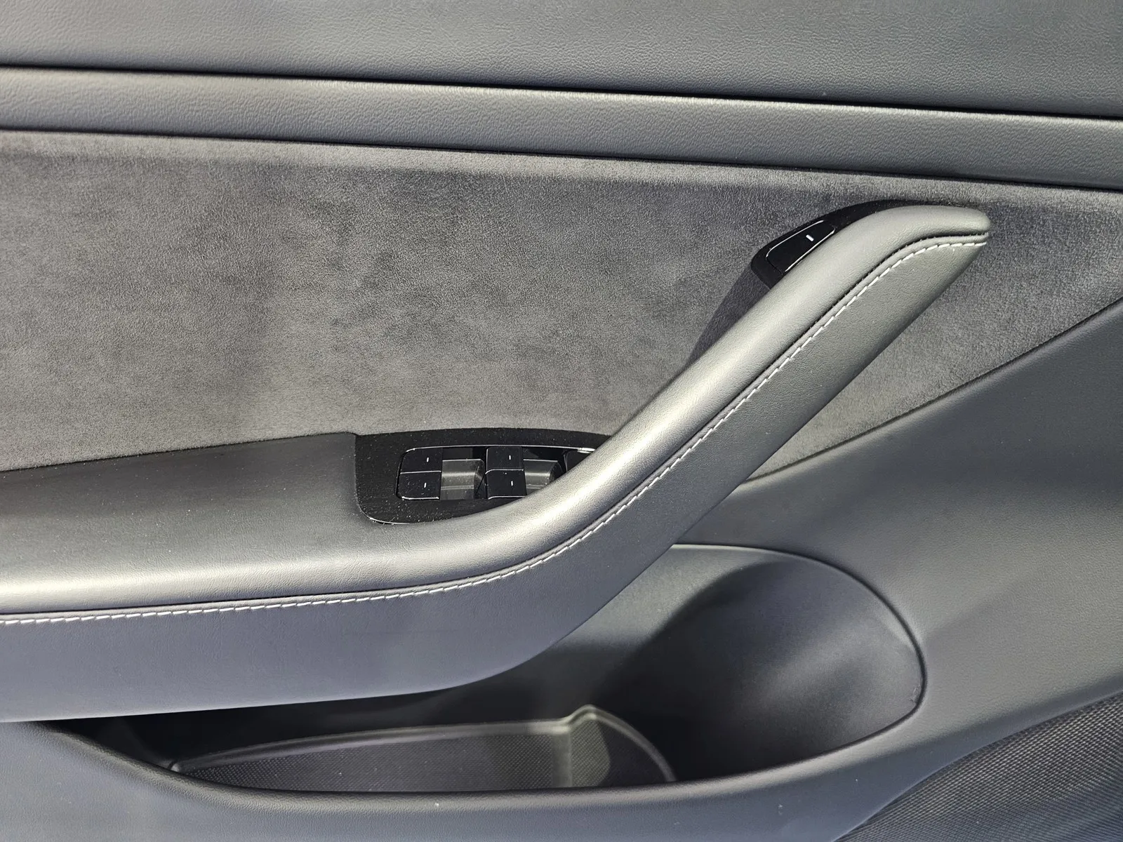 Tesla Model 3 photo 13