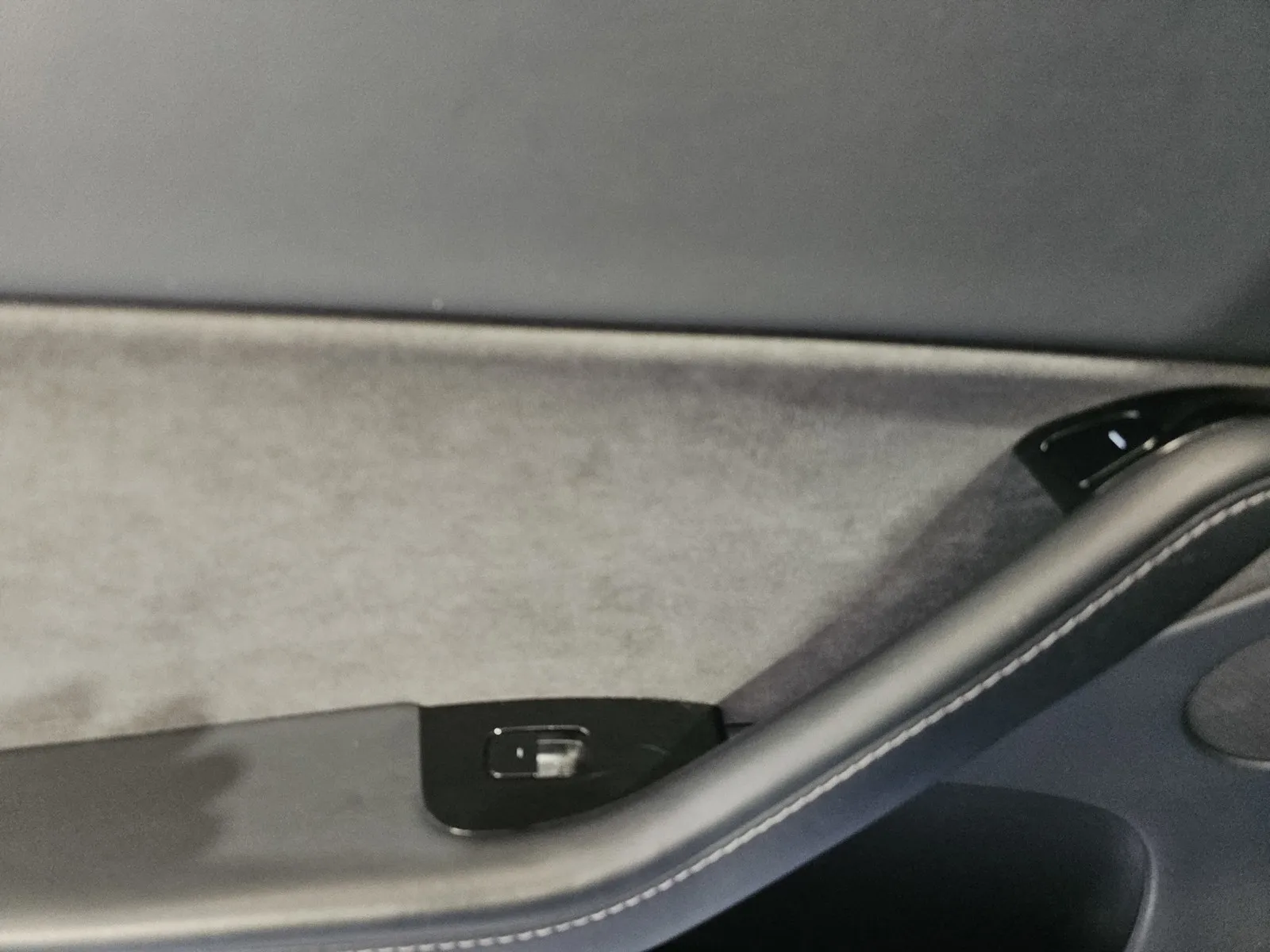 Tesla Model Y photo 11