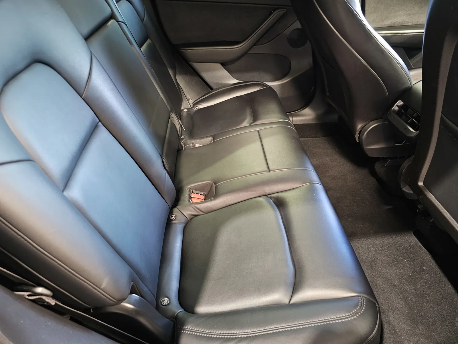 Tesla Model Y photo 9