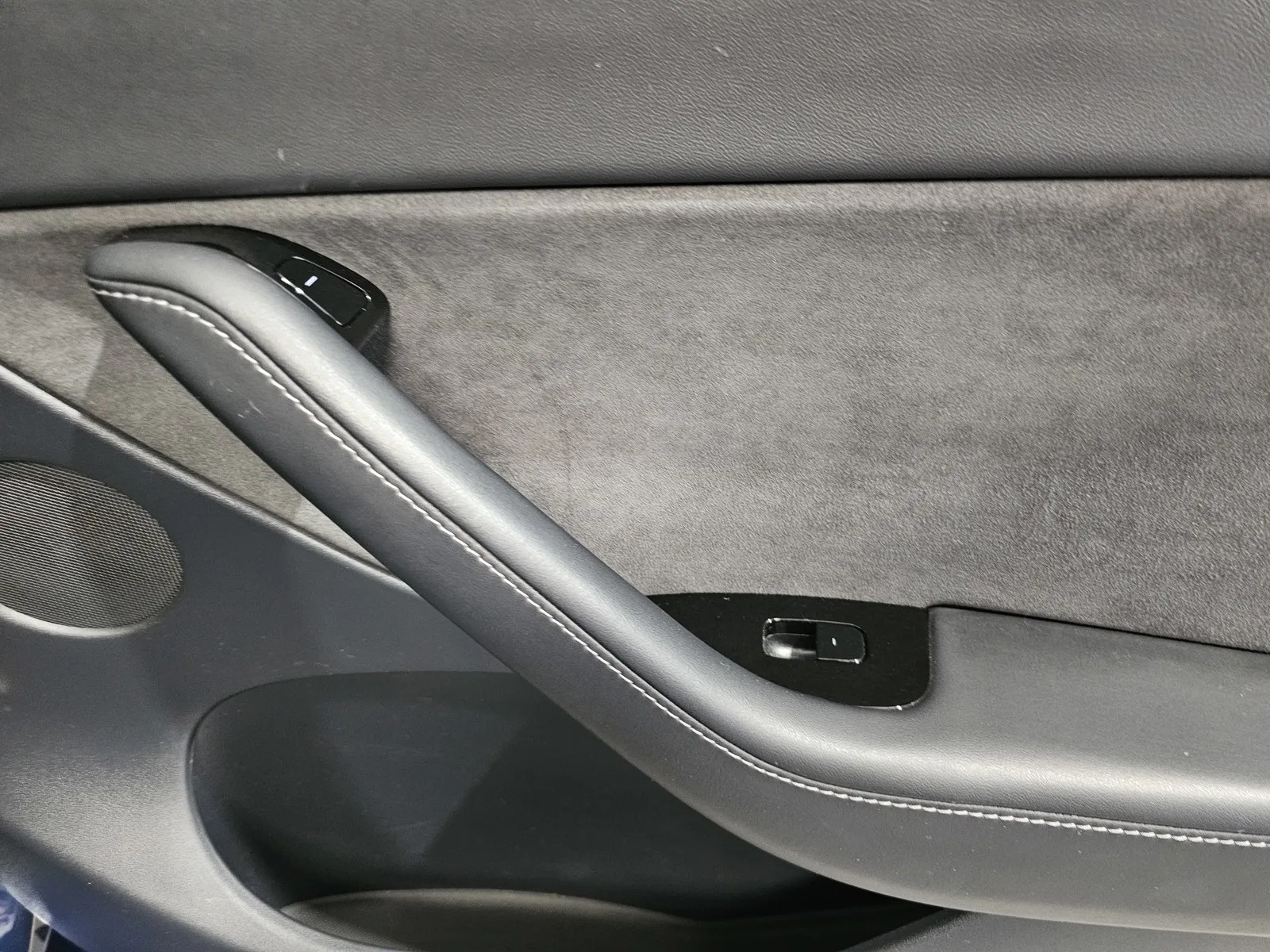 Tesla Model Y photo 8