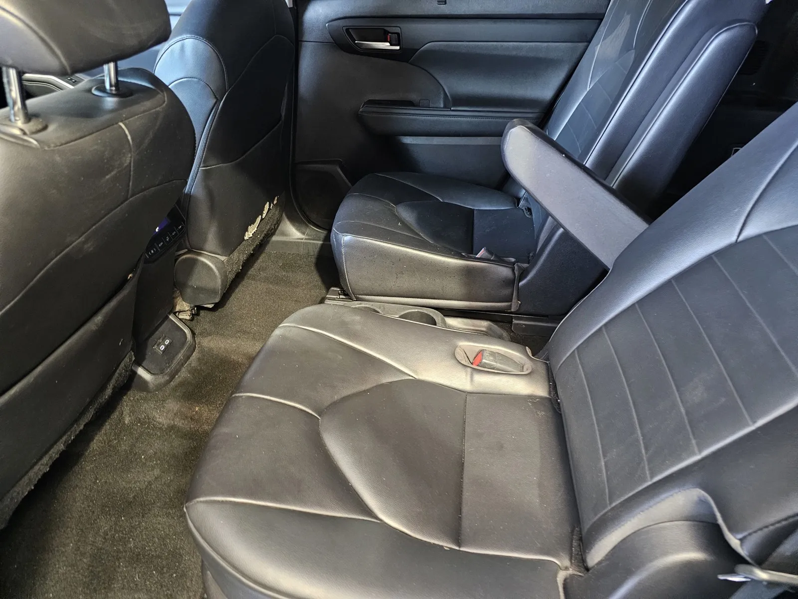 Toyota Highlander photo 14