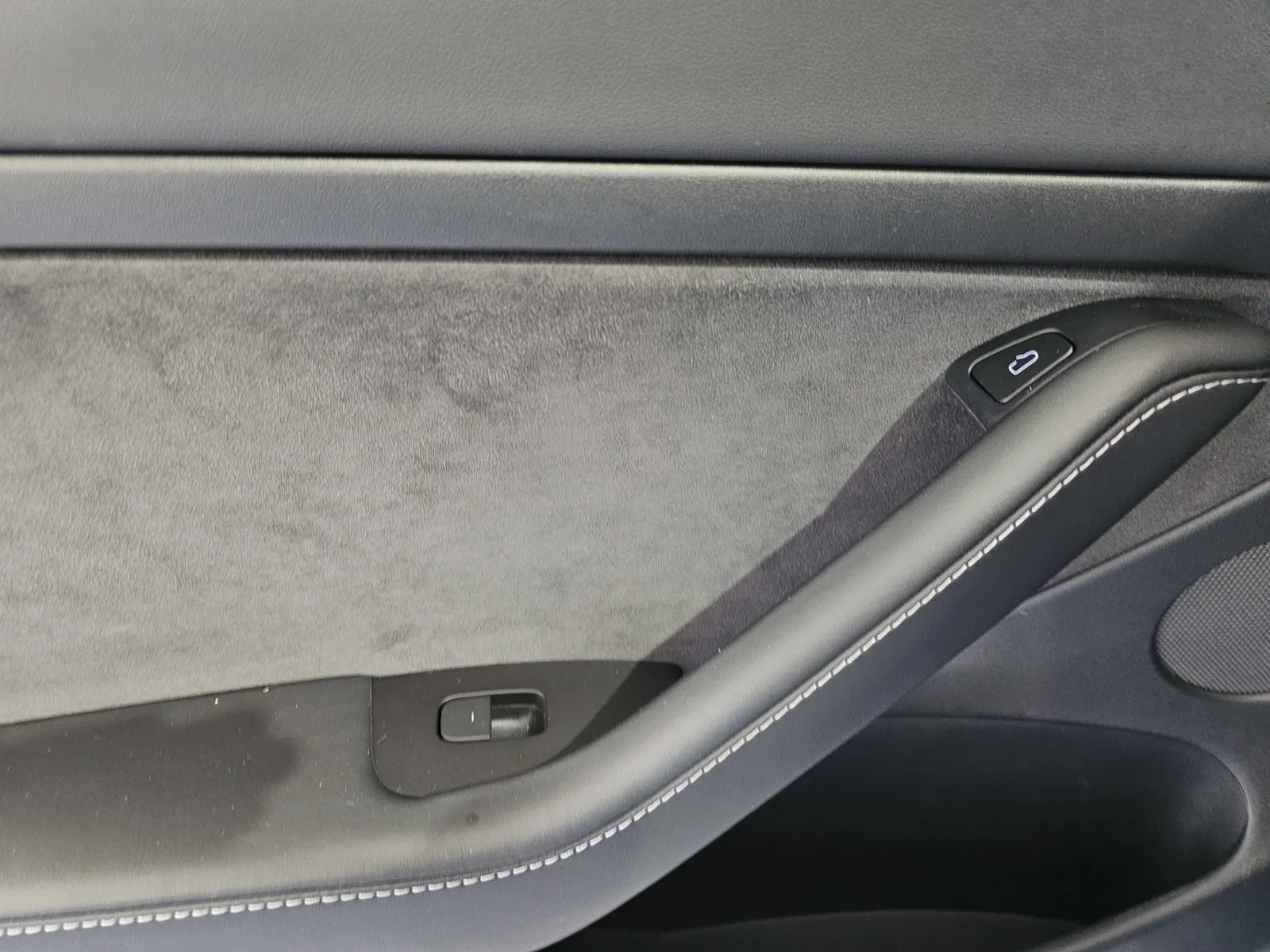 Tesla Model 3 photo 11