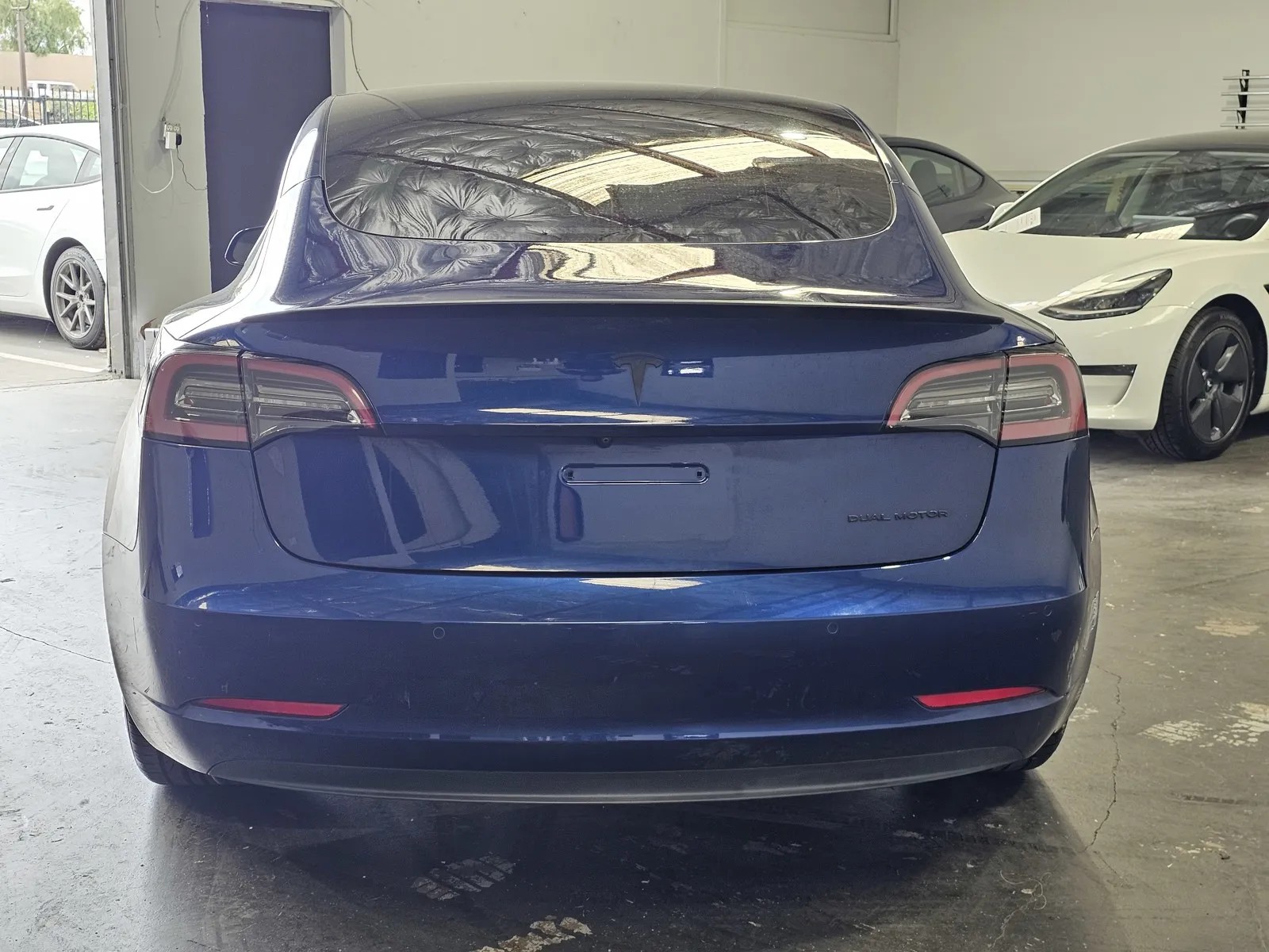 Tesla Model 3 photo 3
