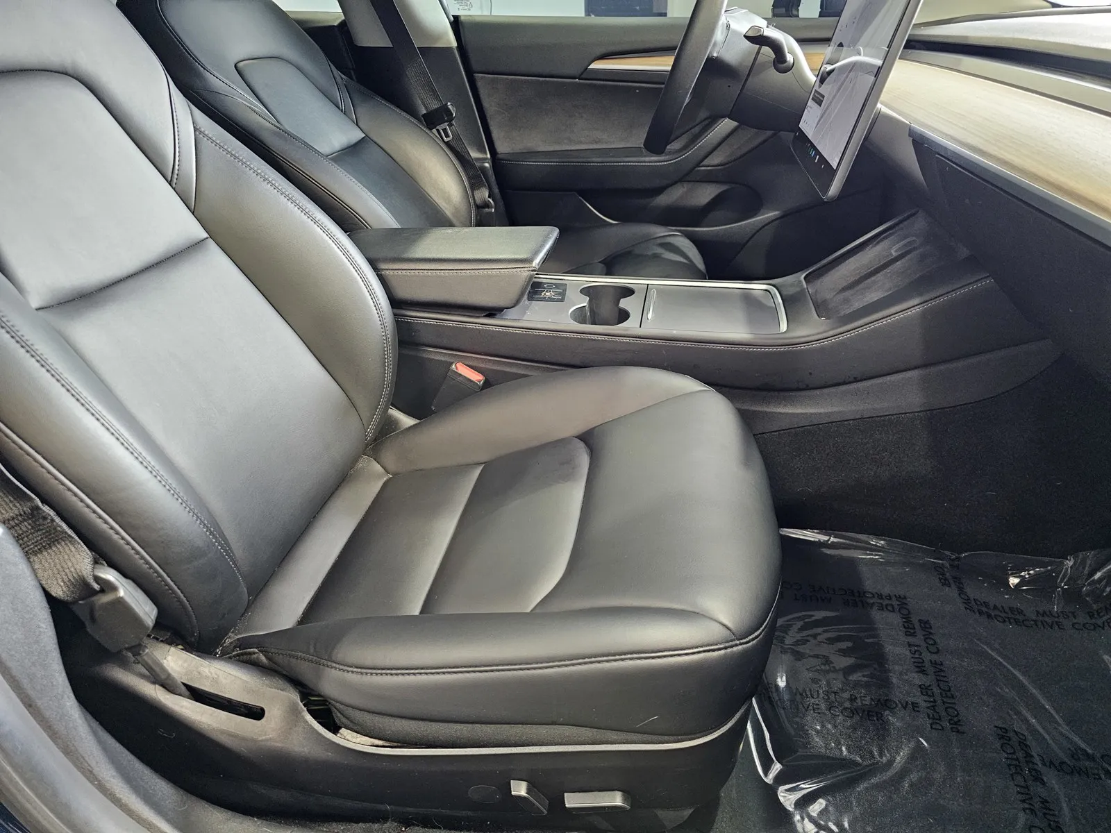 Tesla Model 3 photo 7