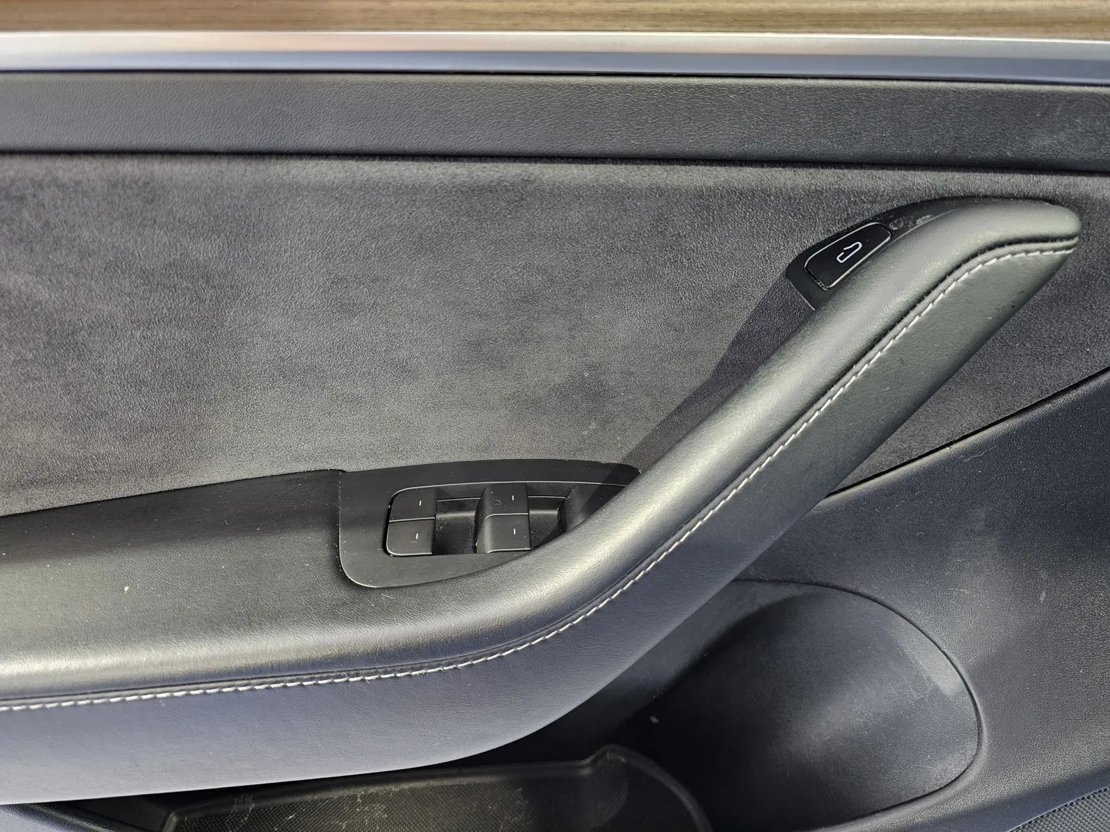 Tesla Model 3 photo 13