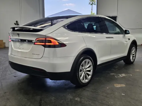More photos of 2019 Tesla Model X LONG RANGE at Premium Autos - Norco, CA