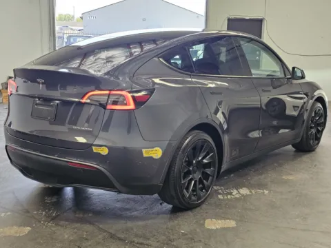 More photos of 2021 Tesla Model Y Long Range at Premium Autos - Norco, CA