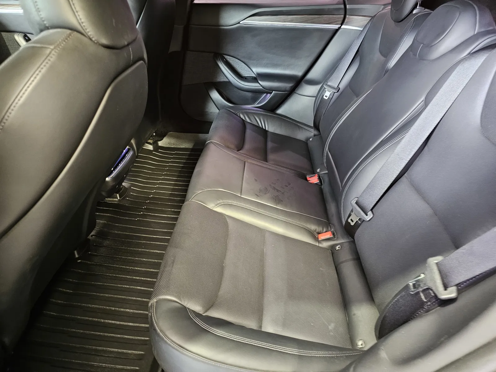Tesla Model S photo 12